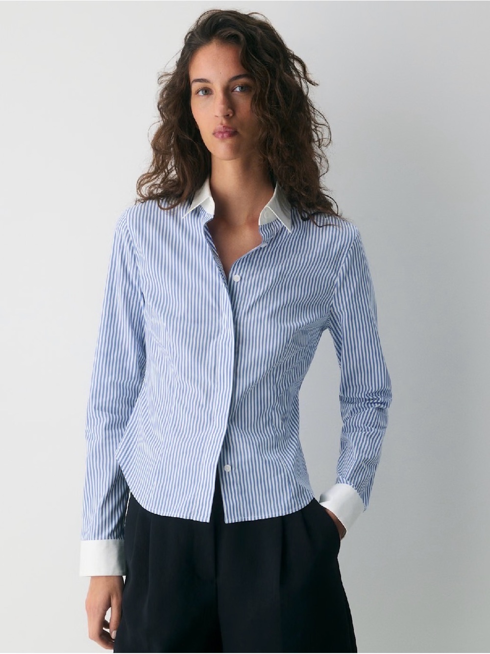 NWT Babaton Chronicle Slim Poplin Shirt